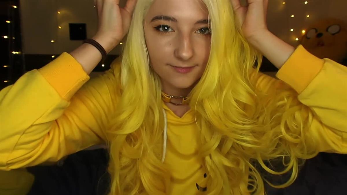 Bananya Cat! Playing with toys and eating bananas! AftynRose ASMR